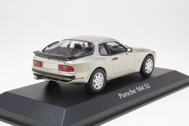 Porsche 944S 1989, beige - Sulje napsauttamalla kuva