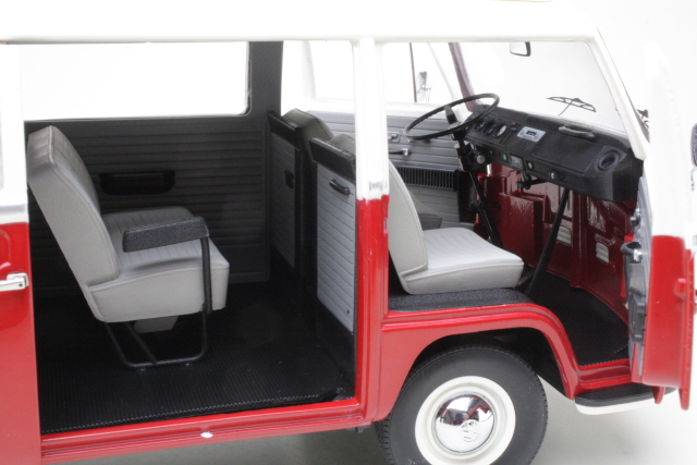 VW T2a Minibus 1967, punainen/valkoinen