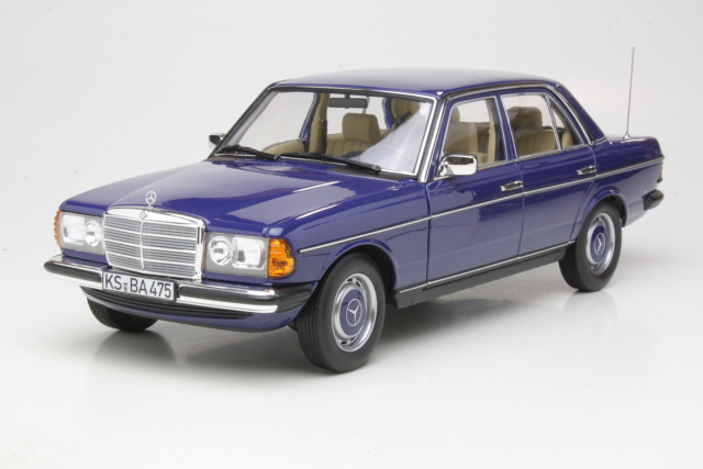 Mercedes 230 (w123) 1982, sininen - Sulje napsauttamalla kuva