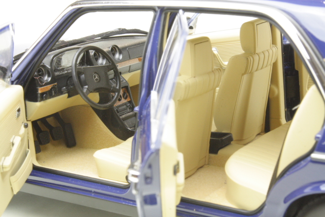 Mercedes 230 (w123) 1982, sininen