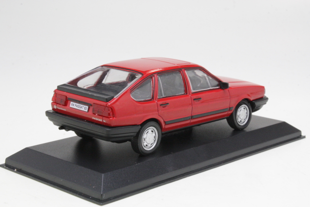 VW Passat B2, red