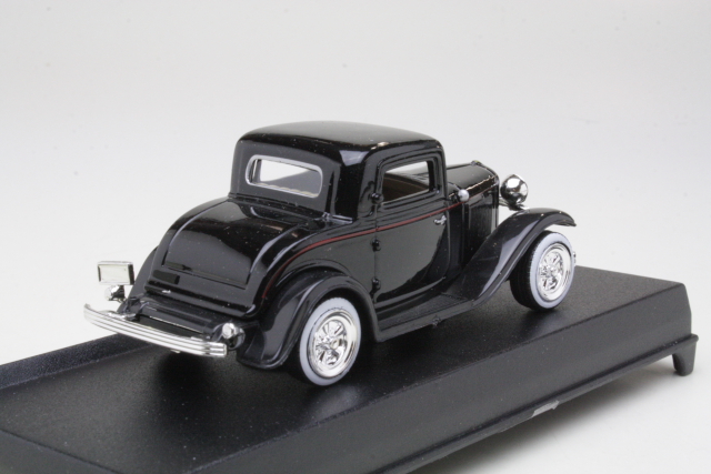 Ford Coupe 1932, musta - Sulje napsauttamalla kuva