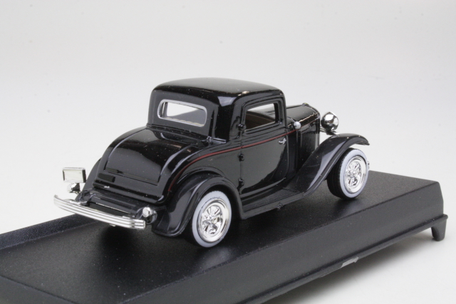 Ford Coupe 1932, black