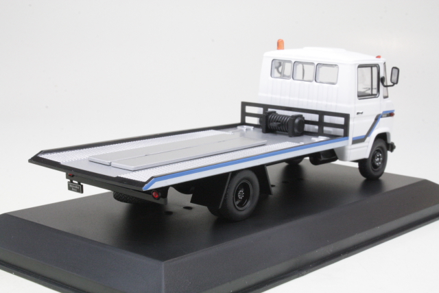 Mercedes L608D 1980, valkoinen "autonkuljetusauto"