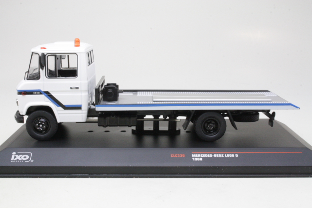 Mercedes L608D 1980, valkoinen "autonkuljetusauto"