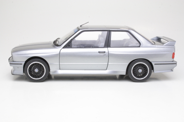 BMW M3 (e30) Coupe 1990, hopea - Sulje napsauttamalla kuva