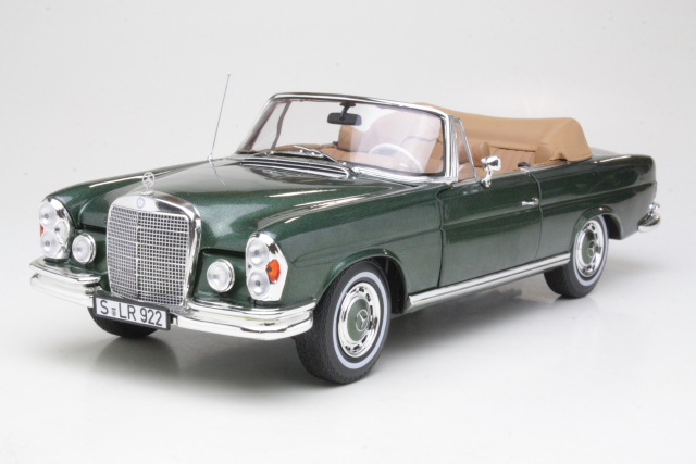 Mercedes 280SE (w111) Cabriolet 1969, vihreä