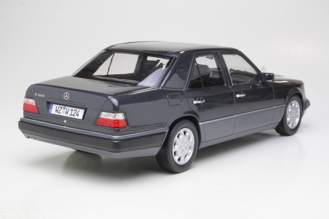 Mercedes E320 (w124) 1989, musta