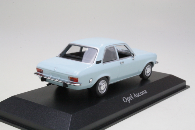 Opel Ascona A 1970, vaaleansininen - Sulje napsauttamalla kuva