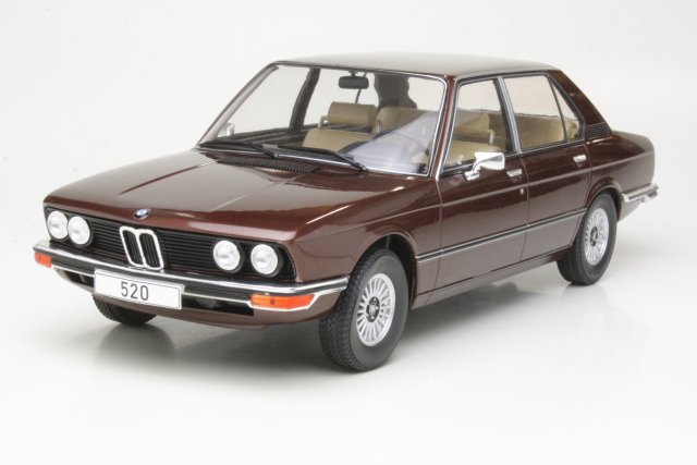 BMW 520 (E12) 1973, ruskea - Sulje napsauttamalla kuva