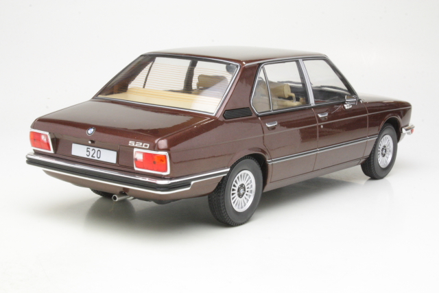 BMW 520 (E12) 1973, ruskea