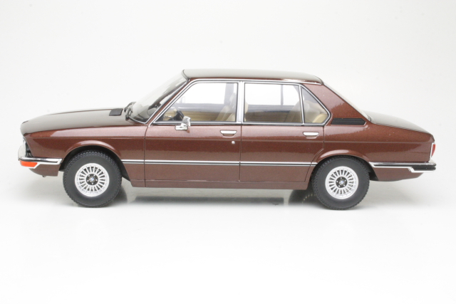 BMW 520 (E12) 1973, brown - Click Image to Close