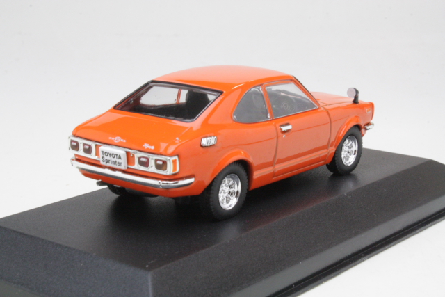 Toyota Sprinter Trueno 1972, oranssi - Sulje napsauttamalla kuva