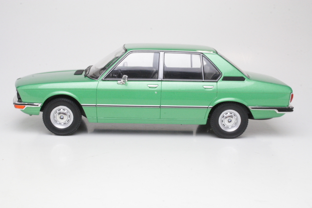 BMW 518 (e12) 1973, vihreä