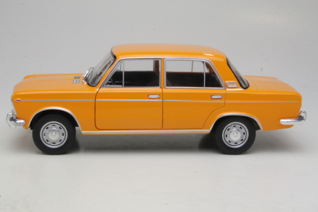 Fiat 125, orange