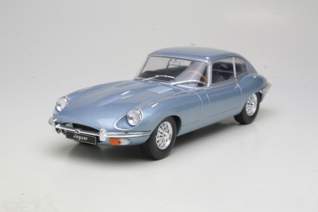 Jaguar E-Type, light blue