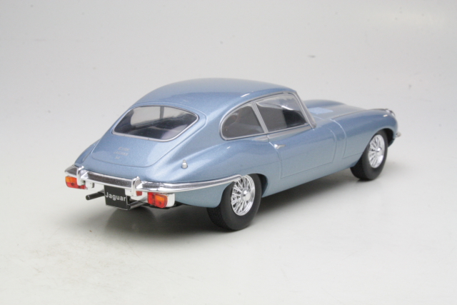 Jaguar E-Type, light blue