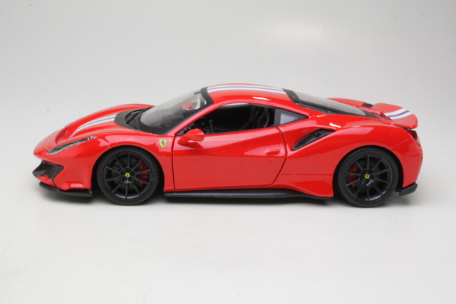 Ferrari 488 Pista 2018, punainen - Sulje napsauttamalla kuva