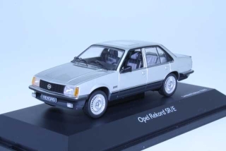 Opel Rekord SR/E, hopea