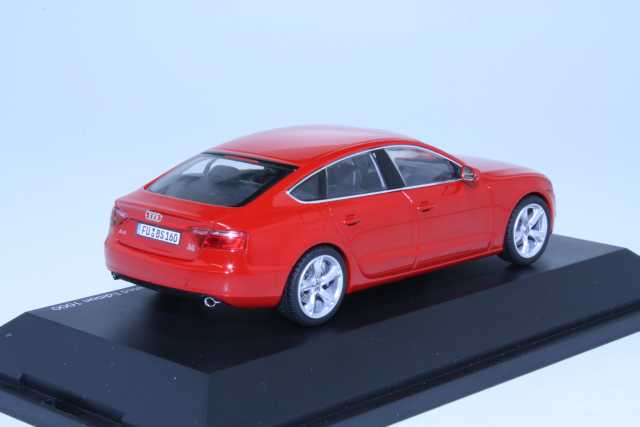Audi A5 Sportback 2009, punainen