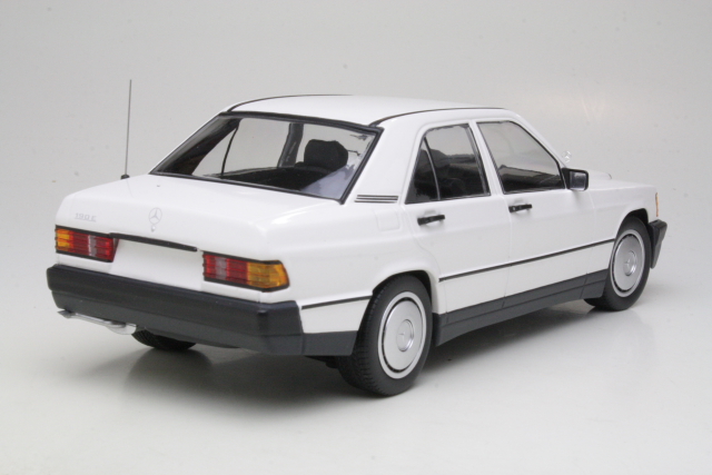 Mercedes 190E (w201) 1982, valkoinen