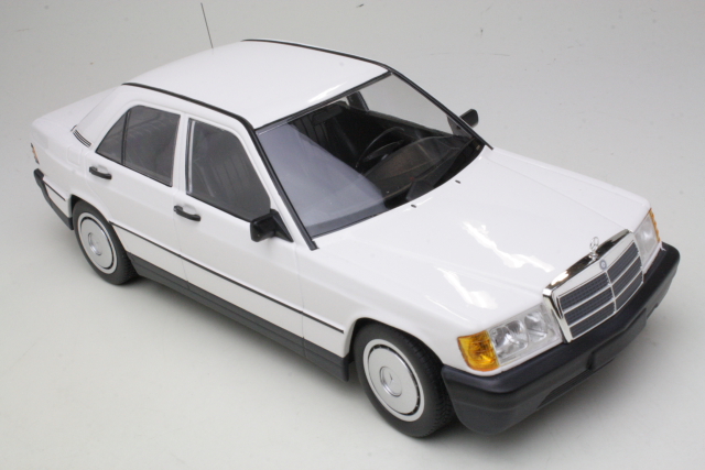 Mercedes 190E (w201) 1982, valkoinen