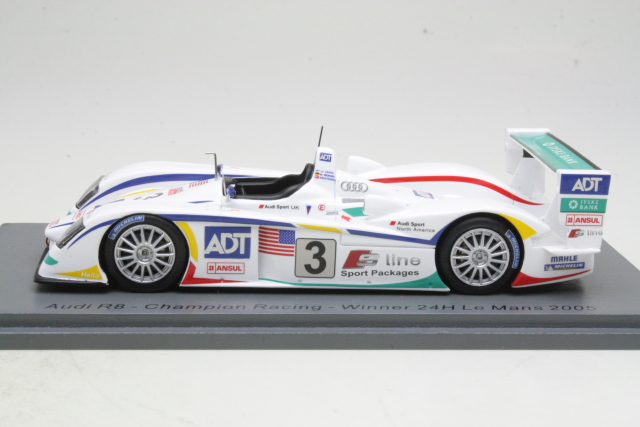 Audi R8, 1st. 24h LeMans 2005, Lehto/Werner/Kristensen, no.3