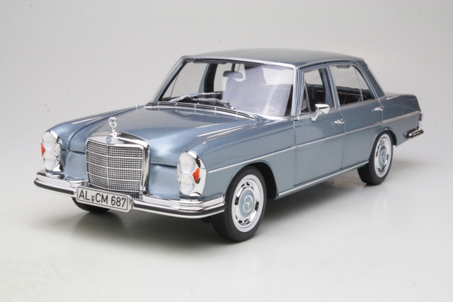 Mercedes 280SE (w108) 1968, vaaleansininen - Sulje napsauttamalla kuva