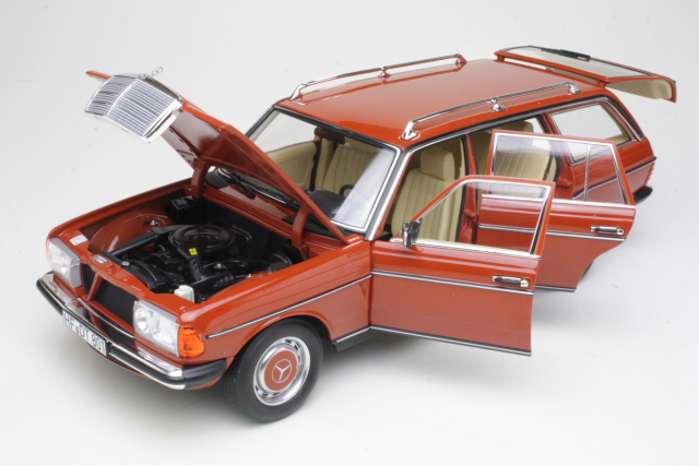 Mercedes 230TE (s123) 1982, red - Click Image to Close