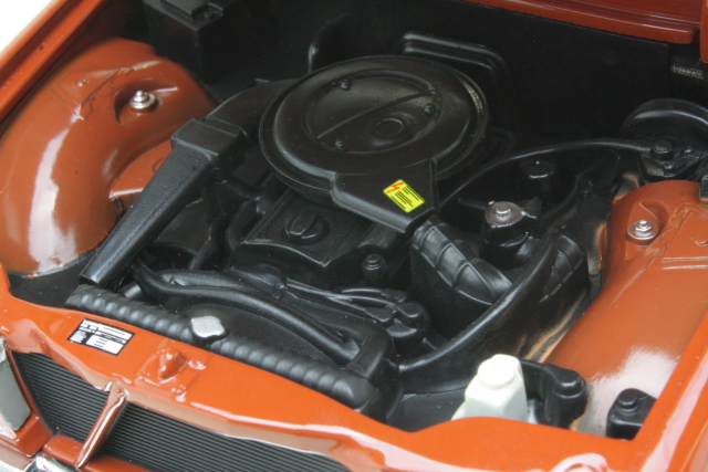 Mercedes 230TE (s123) 1982, punainen