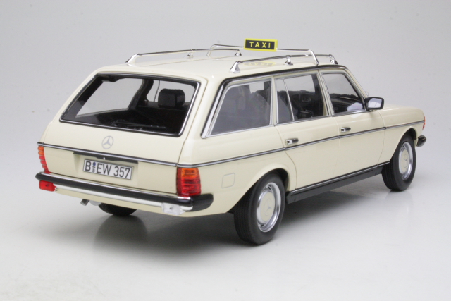 Mercedes 200T (s123) 1982, beige "Taxi" - Sulje napsauttamalla kuva