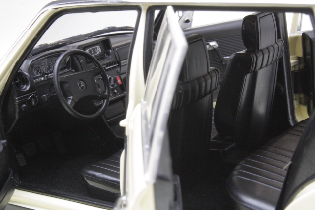 Mercedes 200T (s123) 1982, beige "Taxi"