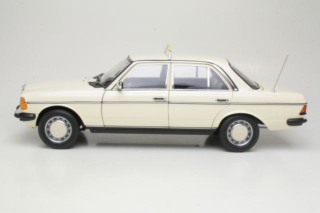 Mercedes 200 (w123) 1980, beige "Taxi" - Sulje napsauttamalla kuva