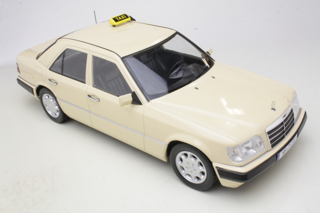 Mercedes E Class (w124) 1989, beige "Taxi" - Sulje napsauttamalla kuva