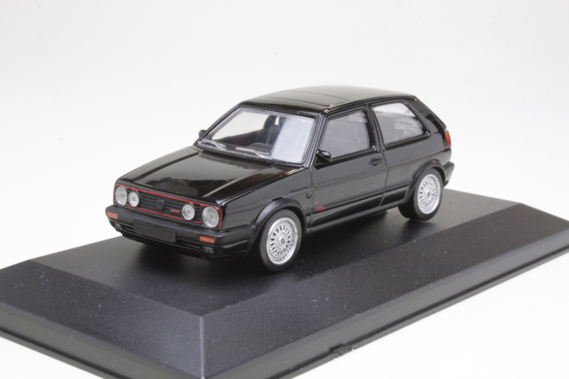 VW Golf GTi 1990, musta - Sulje napsauttamalla kuva