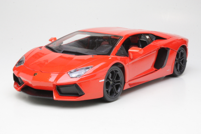 Lamborghini Aventador LP700-4 2011, oranssi