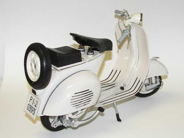 Vespa 150 VL 1T 1955, cream 1:6