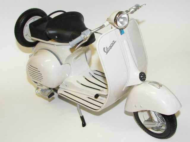 Vespa 150 VL 1T 1955, cream 1:6