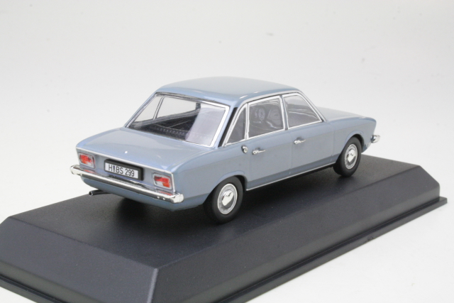 VW K70 1970, vaaleansininen