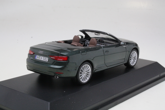 Audi A5 Cabriolet 2017, tummanvihreä