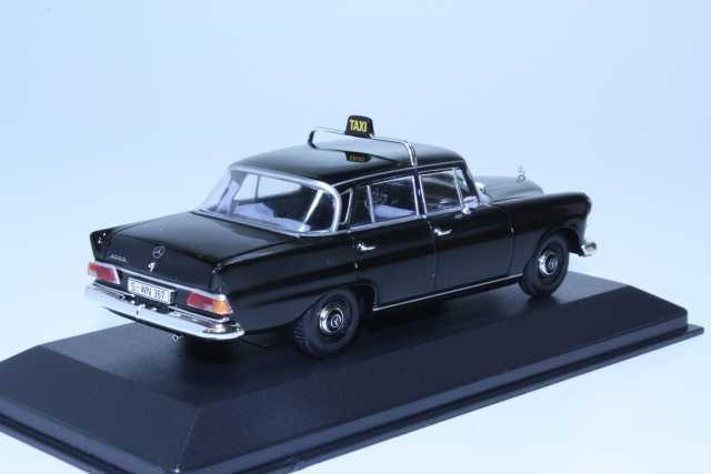 Mercedes 200D (w110) 1965 Taxi, musta