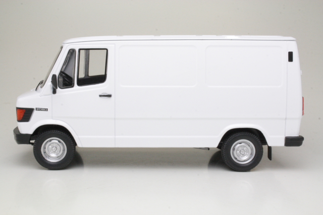 Mercedes 207/208D Van, valkoinen