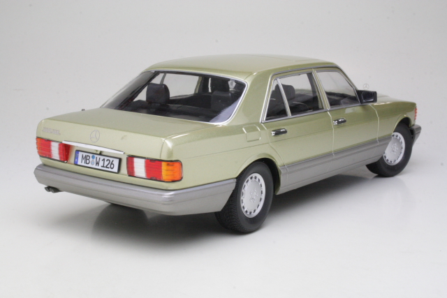 Mercedes 560SEL (W126) 2S 1985, vihreä
