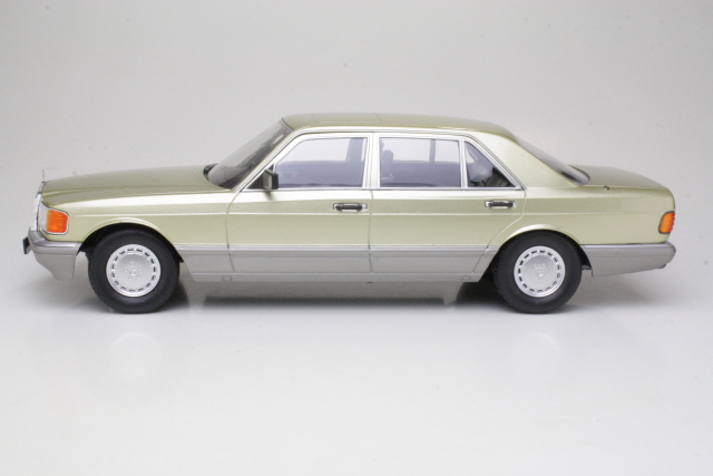 Mercedes 560SEL (W126) 2S 1985, vihreä