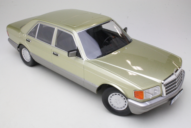 Mercedes 560SEL (W126) 2S 1985, vihreä