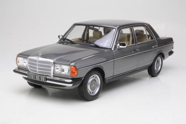 Mercedes 200 (w123) 1982, harmaa - Sulje napsauttamalla kuva