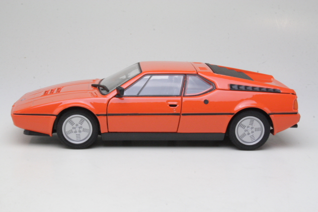 BMW M1 1978, oranssi - Sulje napsauttamalla kuva