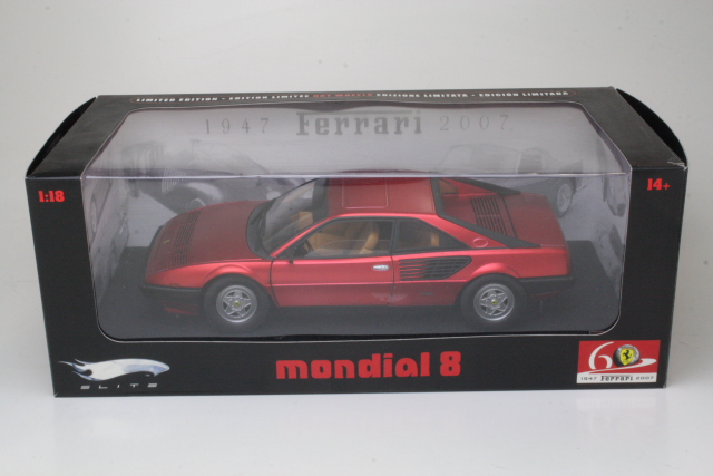 Ferrari Mondial 8 1982, punainen - Sulje napsauttamalla kuva