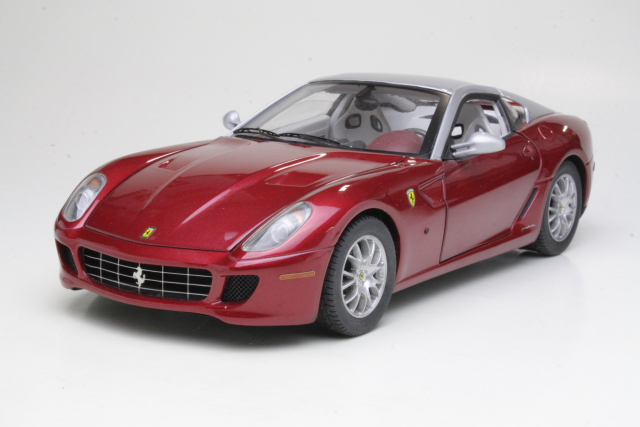 Ferrari 599 GTB Fiorano 2007, punainen/hopea - Sulje napsauttamalla kuva