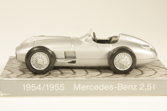 Mercedes 2.5L Formula (w196) Monoposto 1954, hopea - Sulje napsauttamalla kuva